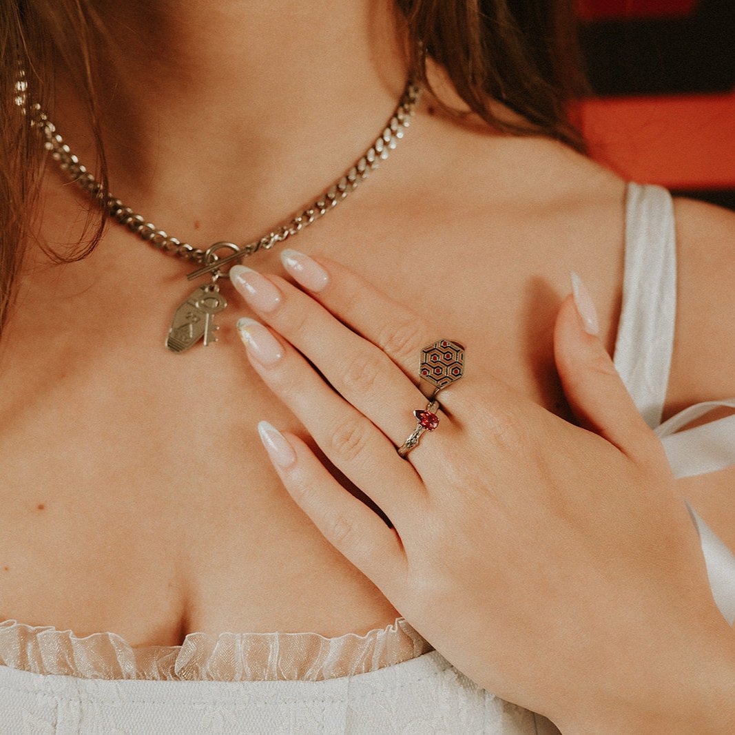 Crimson Veil Ring - Sweet Cokie