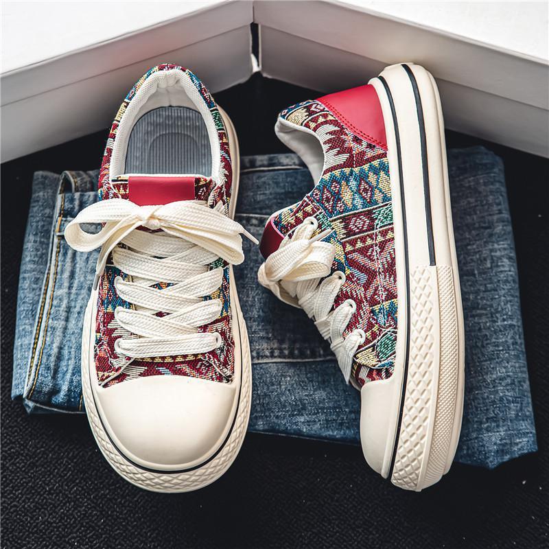 Casual Graffiti Embroidered Canvas Shoes - Sweet Cokie 
