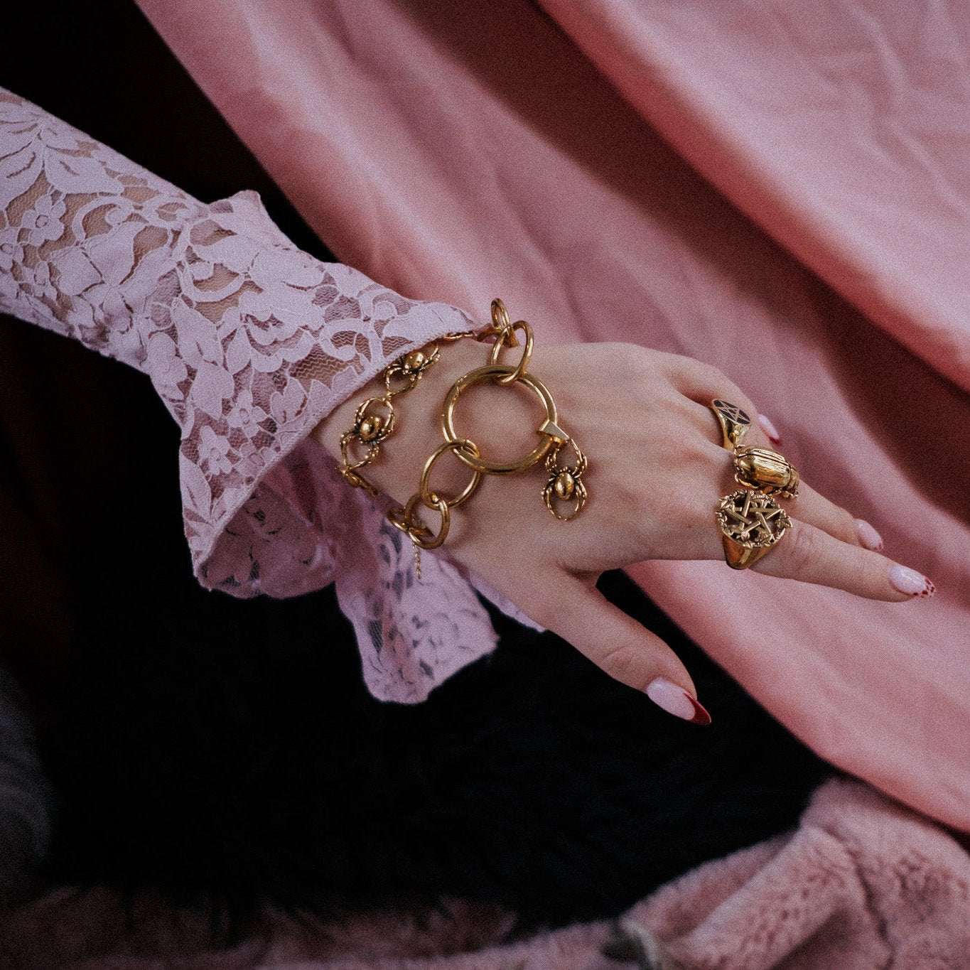 Charm Coven Talisman Bracelet Gold - Sweet Cokie 